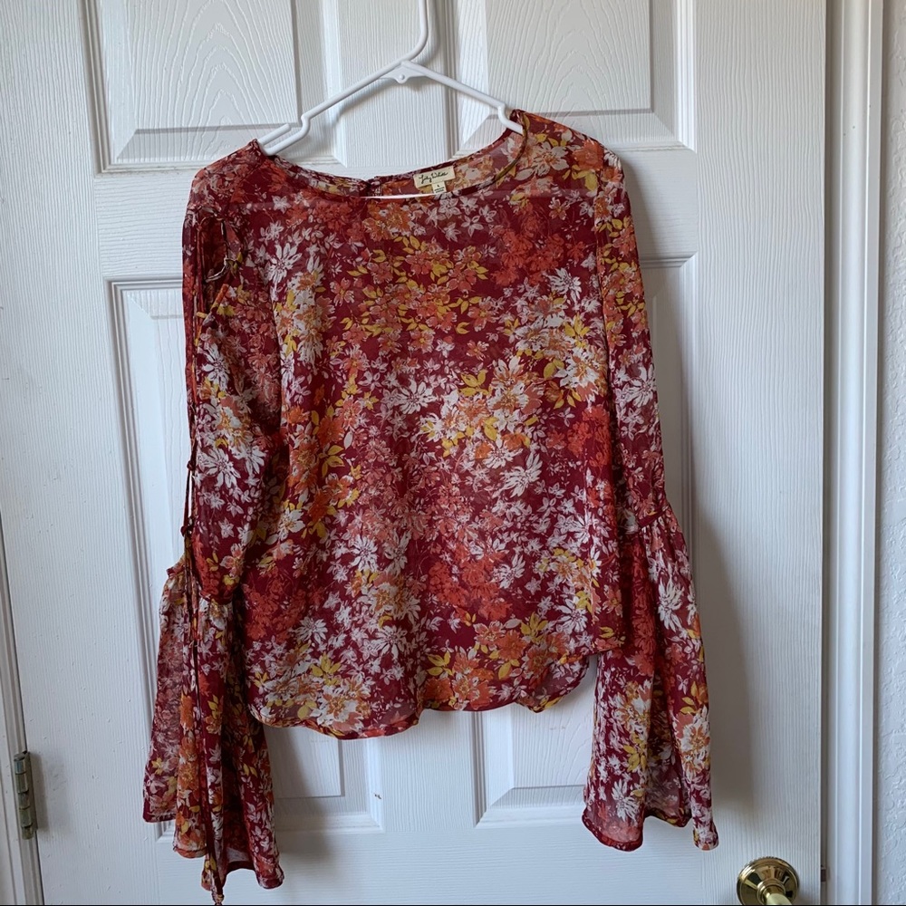 Like NEW Flared Sleeve Boho Blouse